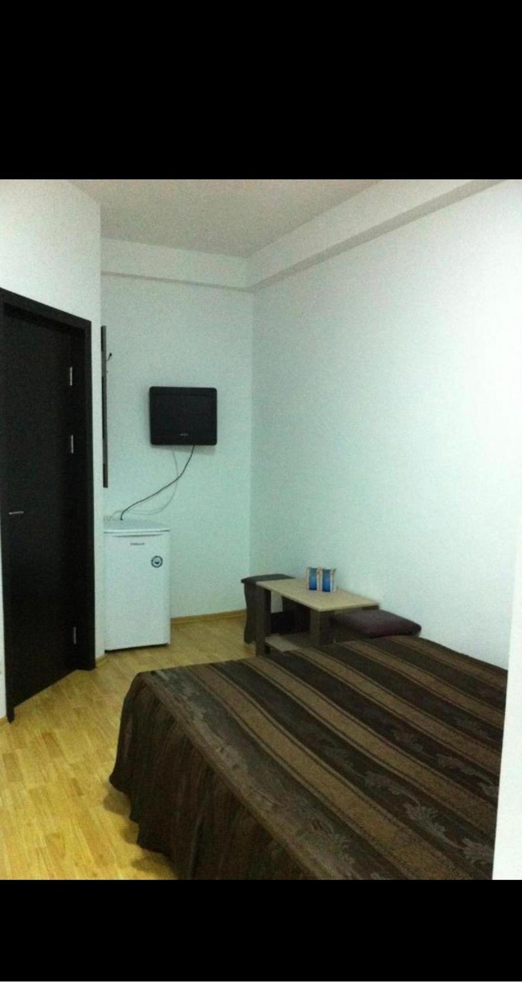 Cameră single cu baie